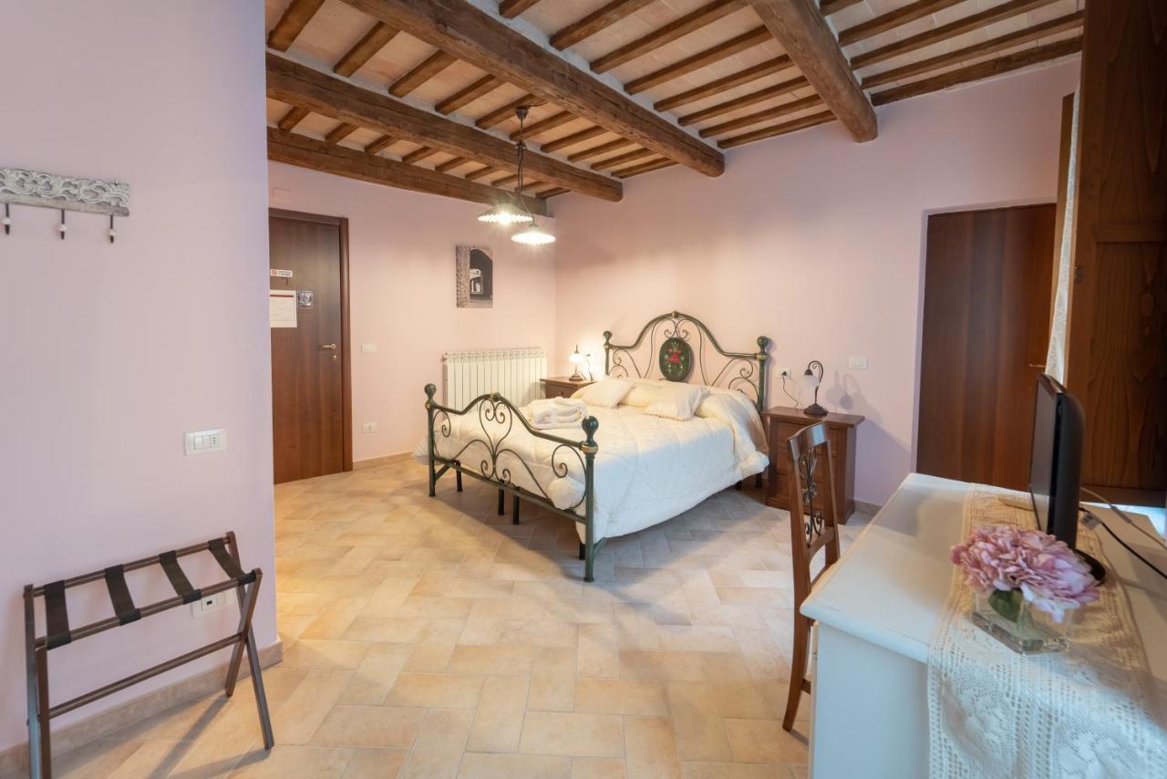 Albergo La Loggia Di San Martino Gualdo Tadino Extérieur photo