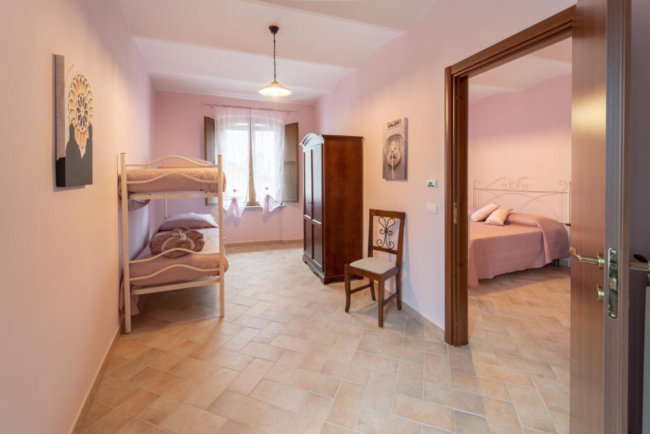 Albergo La Loggia Di San Martino Gualdo Tadino Extérieur photo