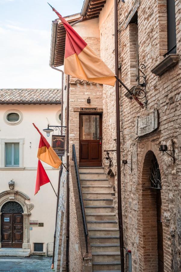 Albergo La Loggia Di San Martino Gualdo Tadino Extérieur photo
