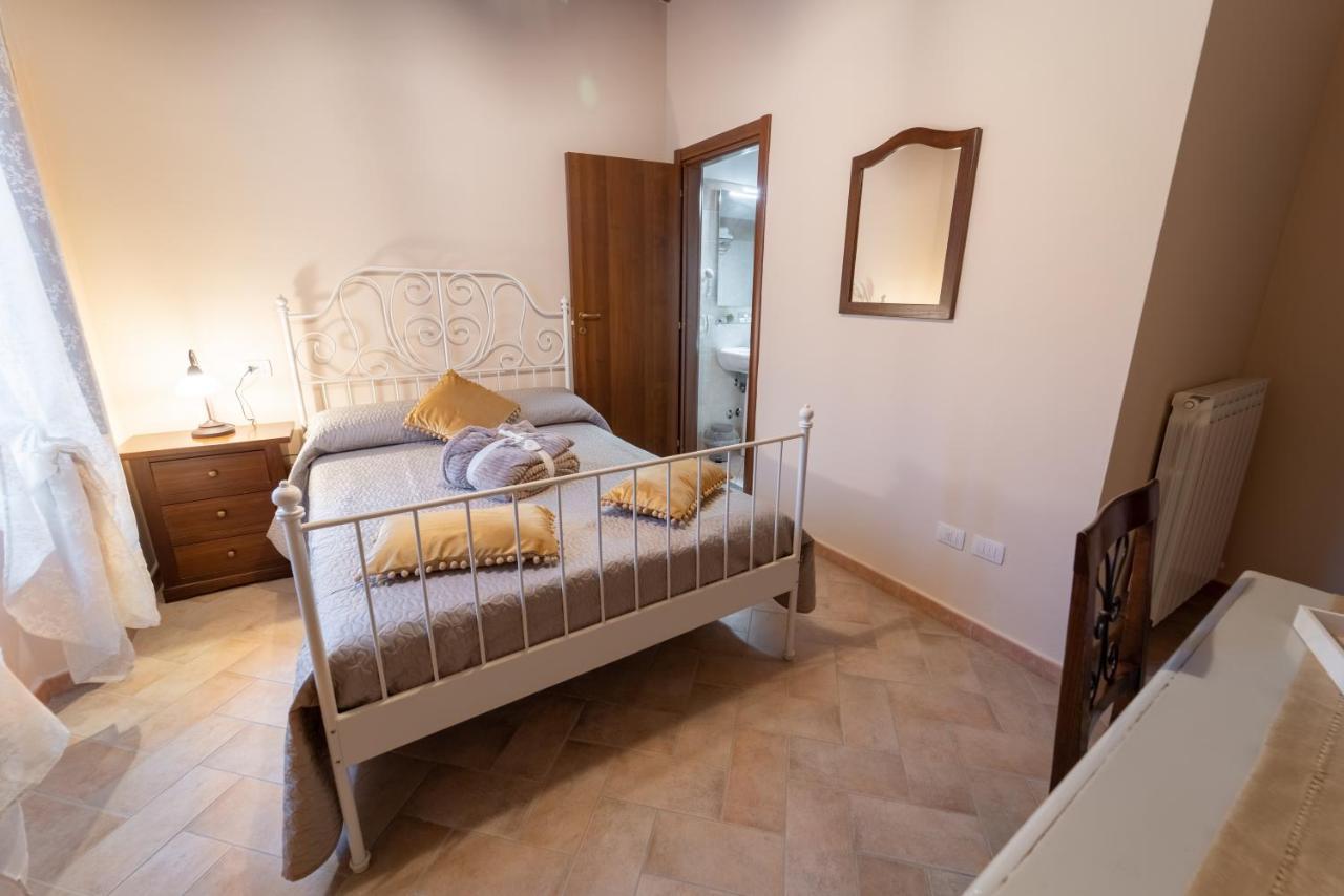Albergo La Loggia Di San Martino Gualdo Tadino Extérieur photo