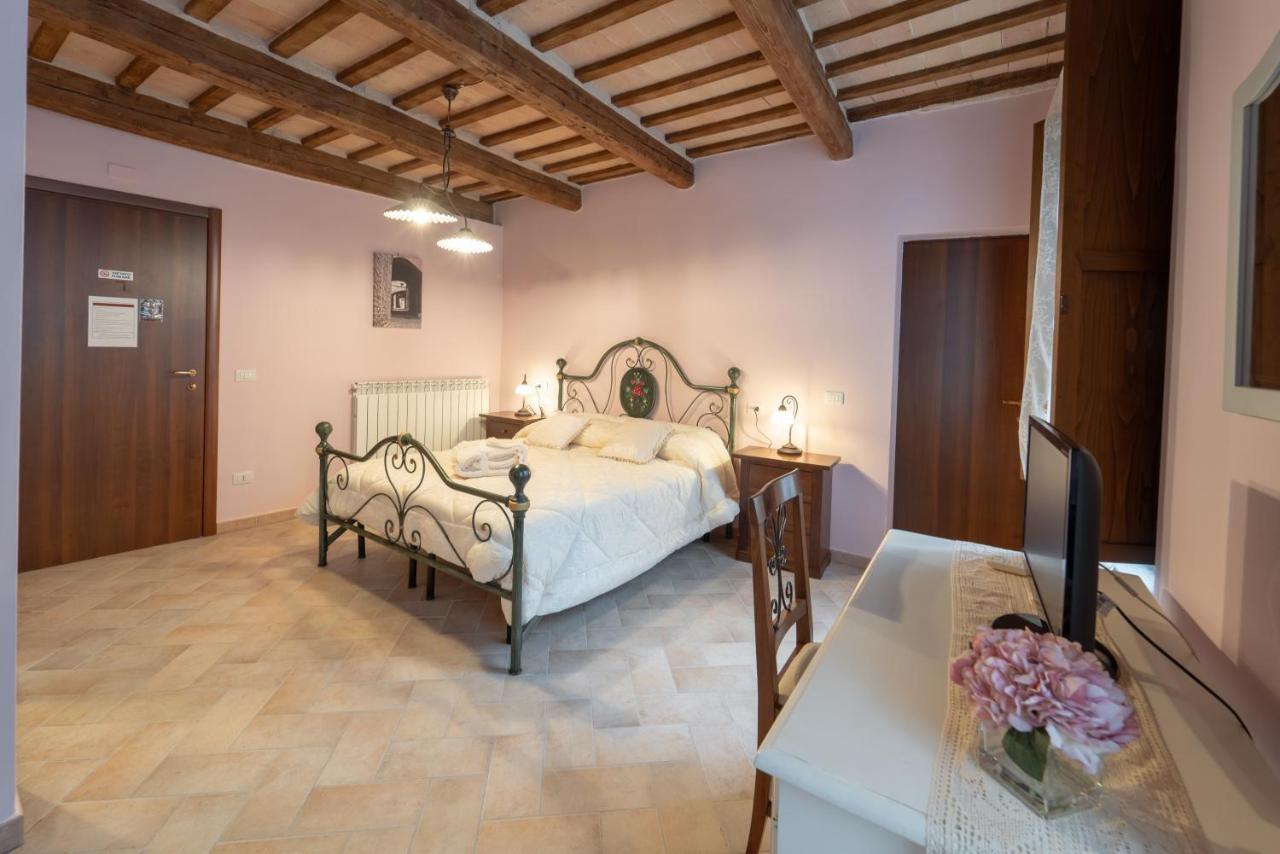 Albergo La Loggia Di San Martino Gualdo Tadino Extérieur photo