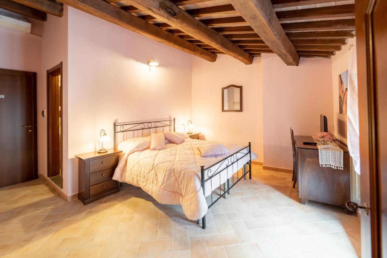 Albergo La Loggia Di San Martino Gualdo Tadino Extérieur photo
